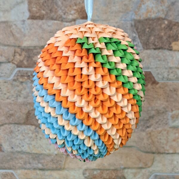 Fensterei zum Aufhängen in sanften Pastelltönen