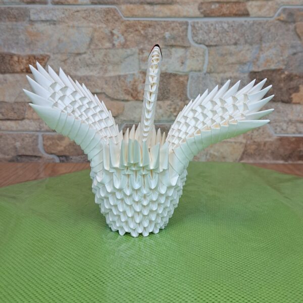 Schwan - gespreizte Flügel