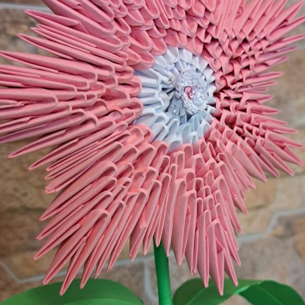 Fantasy Blume - Rosa, Weiss - poetisches Deko‑Unikat