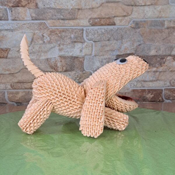 Hund - welcher sich streckt und gähnt