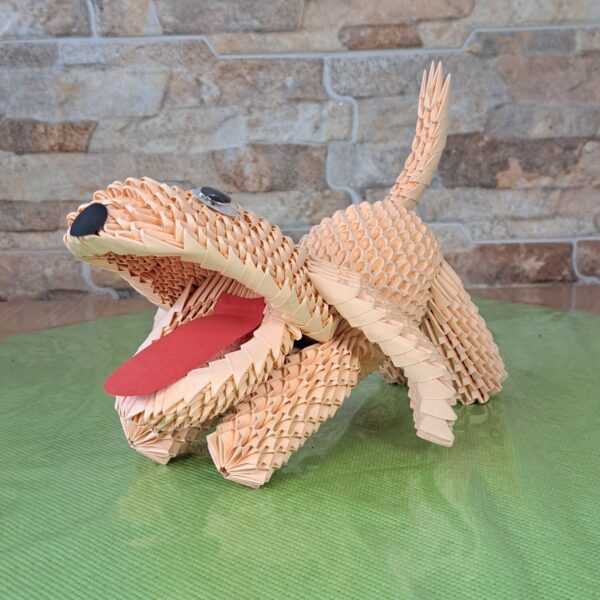 Hund - welcher sich streckt und gähnt