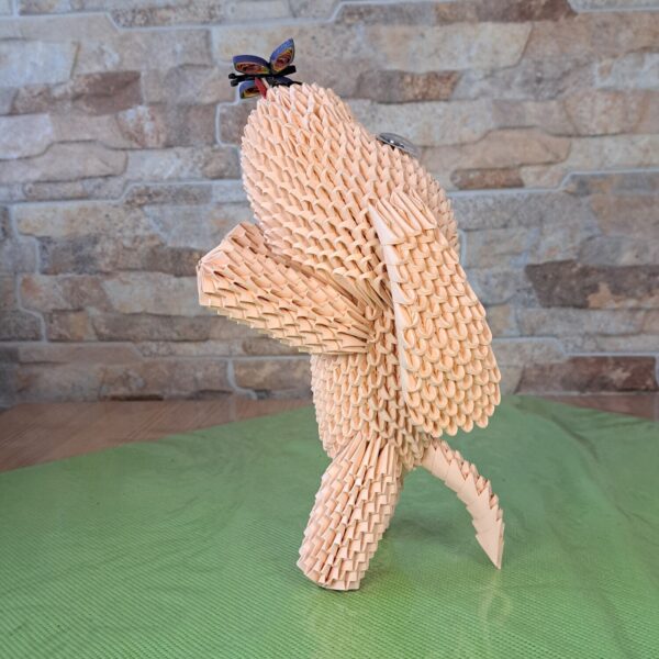 Hund - welcher einen Schmetterling fängt