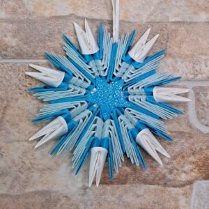 Stern - Für den Weihnachtsbaum in kühlen Blau‑ und Weißtönen – Bild 1