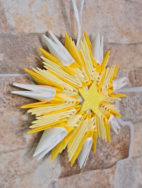 Stern - Für den Weihnachtsbaum in warmen Gelb‑ und Weißtönen