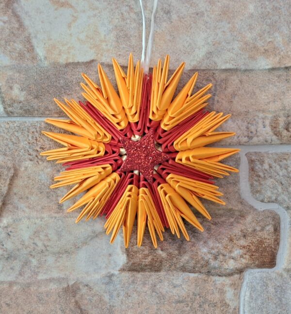 Stern - Für den Weihnachtsbaum in warmen Orange‑, Gelb‑ und Rottönen