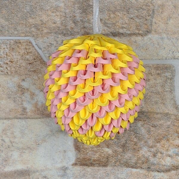 Osterei für den Strauch zum Aufhängen