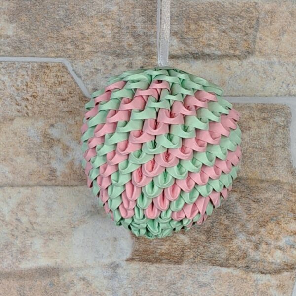 Osterei in Grün, Rosa für den Strauch zum Aufhängen