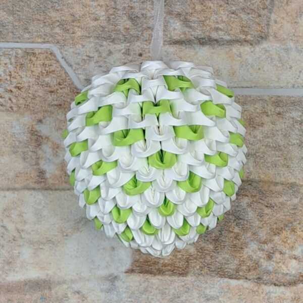 Osterei für den Strauch zum Aufhängen