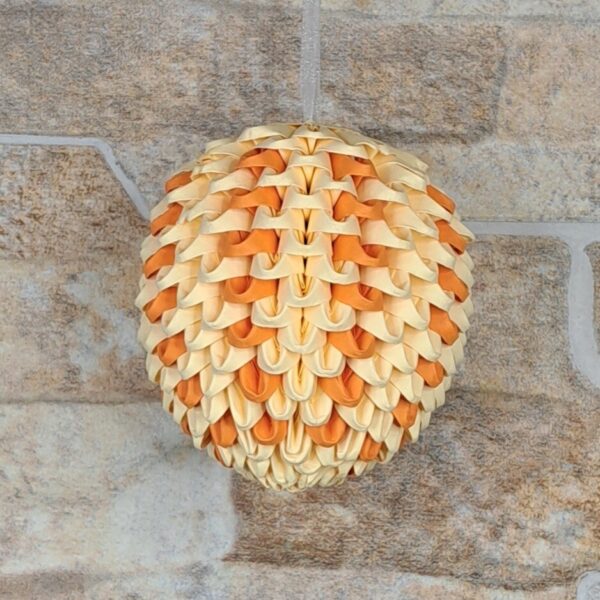 Osterei für den Strauch zum Aufhängen