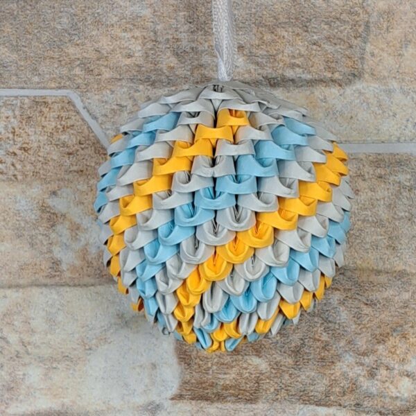 Osterei für den Strauch zum Aufhängen