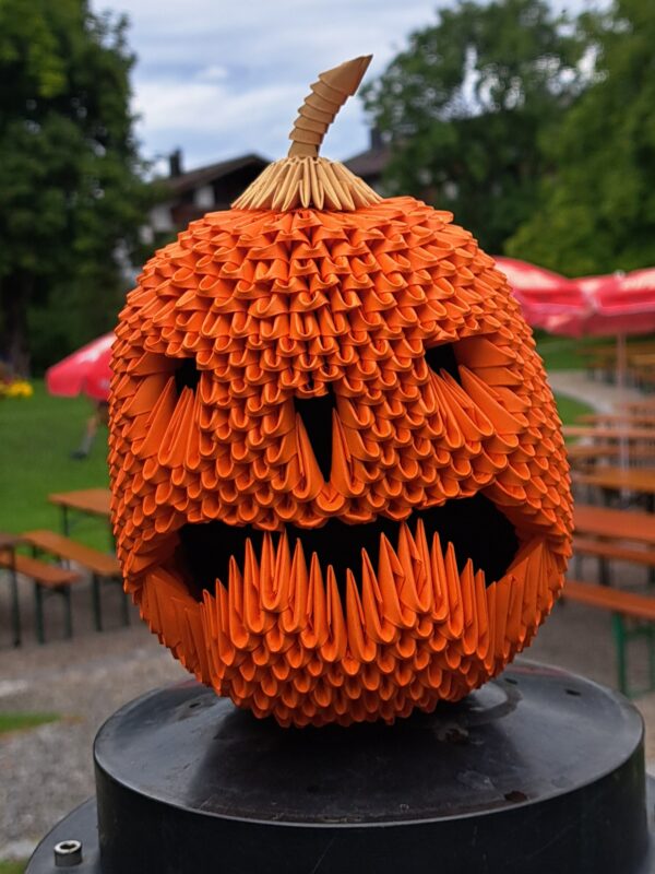 Kürbis für Helloween mit LED-Licht modular origami
